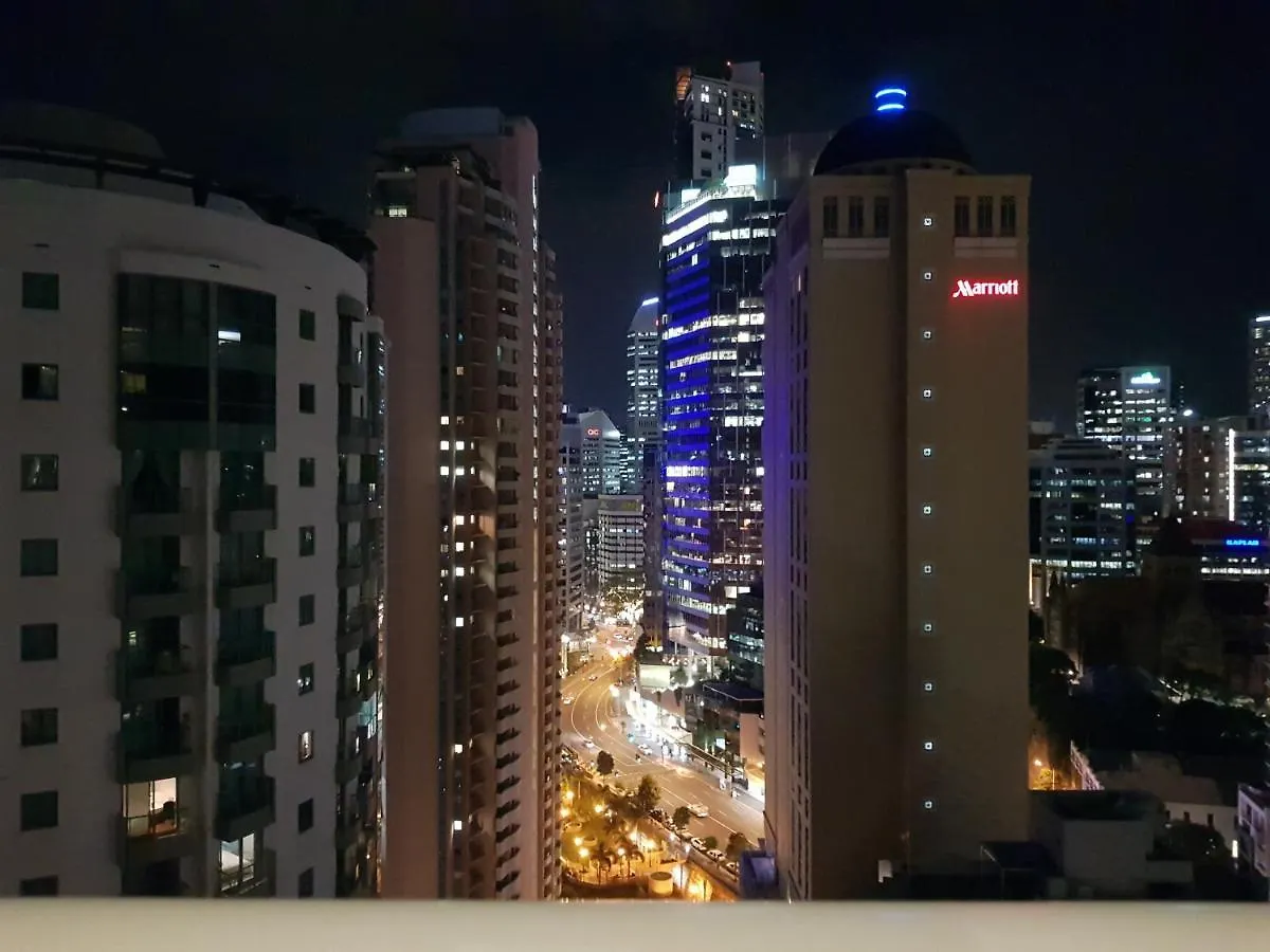 Amazing River View - 3 Bedroom Apartment - Brisbane Cbd - Netflix - Fast Wifi - Carpark Avustralya